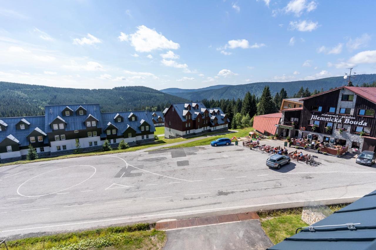 Apartman Horni Misecky - Luxusni Ubytovani Pro Dve Rodiny S Detmi ภายนอก รูปภาพ