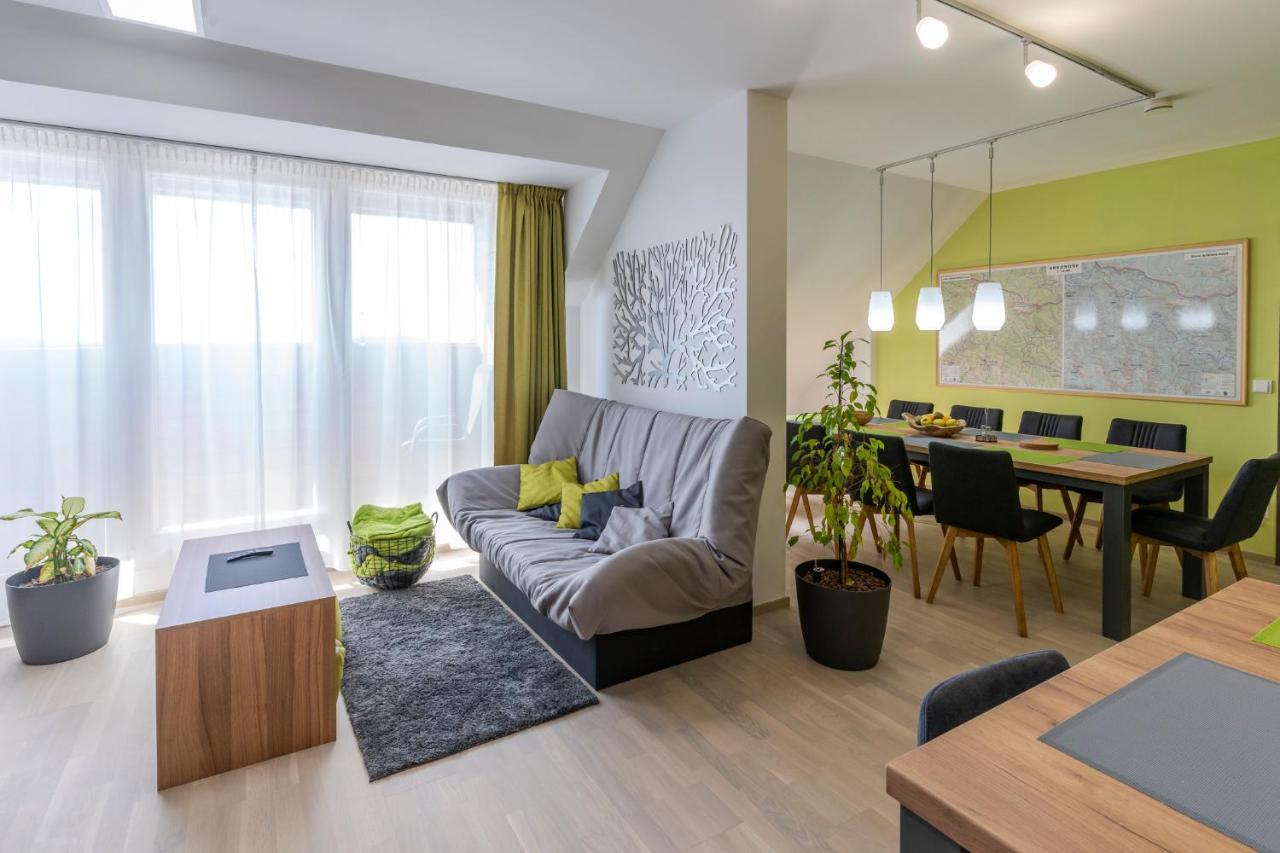 Apartman Horni Misecky - Luxusni Ubytovani Pro Dve Rodiny S Detmi ภายนอก รูปภาพ