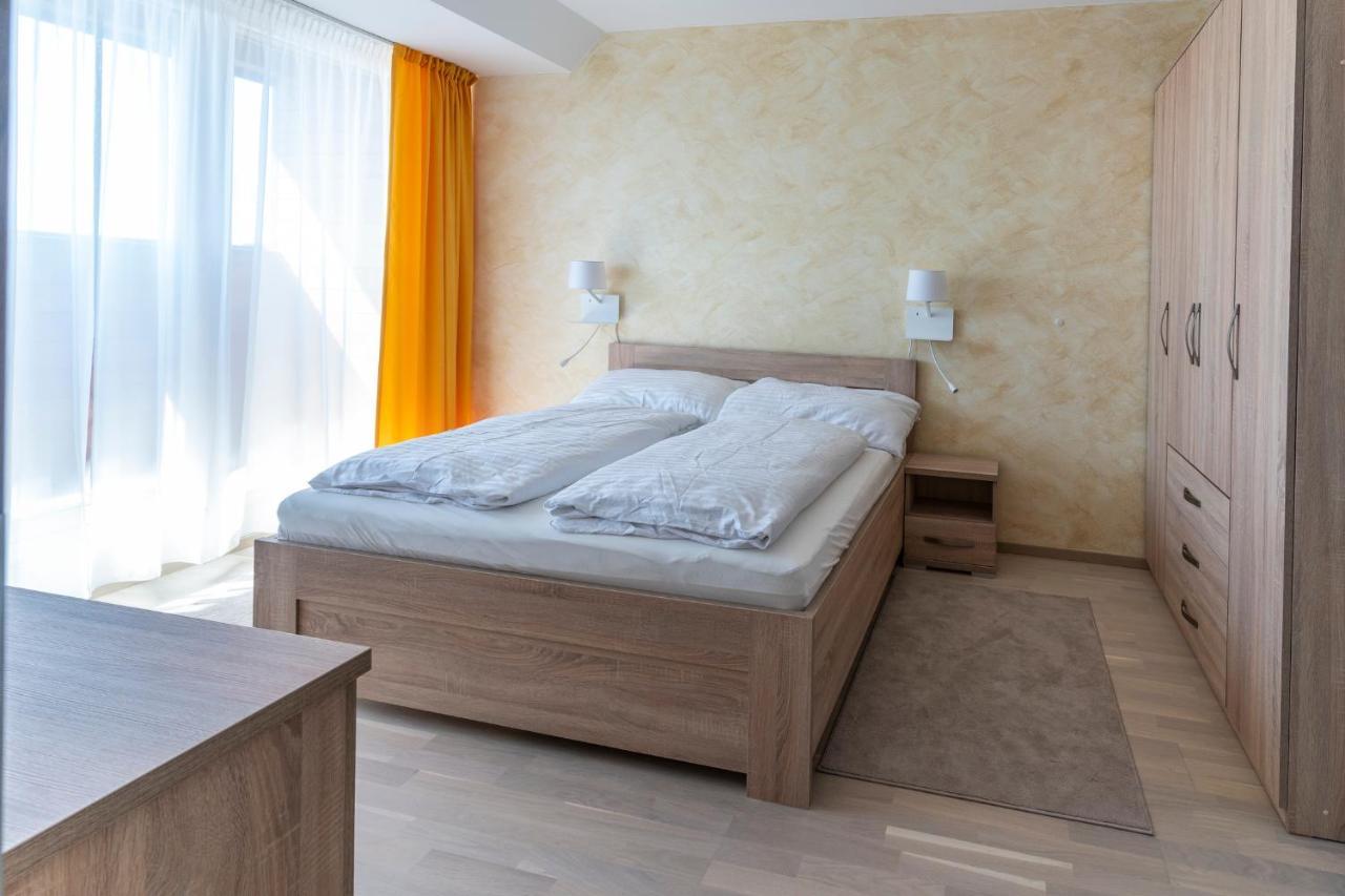 Apartman Horni Misecky - Luxusni Ubytovani Pro Dve Rodiny S Detmi ภายนอก รูปภาพ