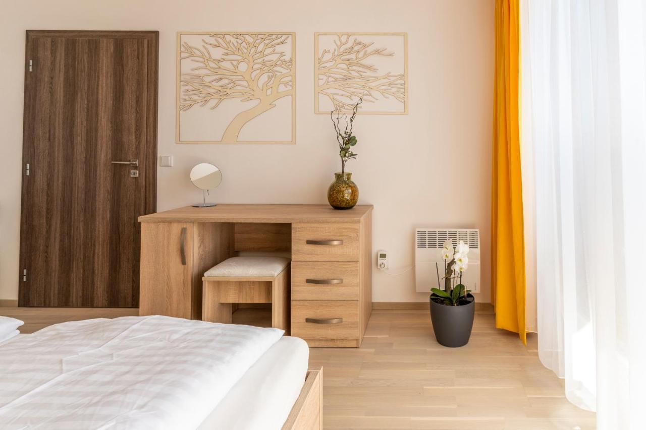 Apartman Horni Misecky - Luxusni Ubytovani Pro Dve Rodiny S Detmi ภายนอก รูปภาพ