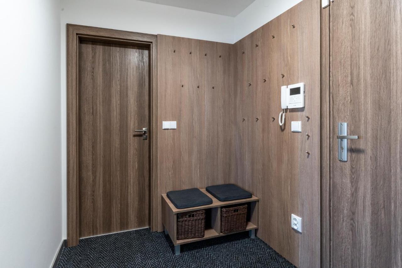 Apartman Horni Misecky - Luxusni Ubytovani Pro Dve Rodiny S Detmi ภายนอก รูปภาพ