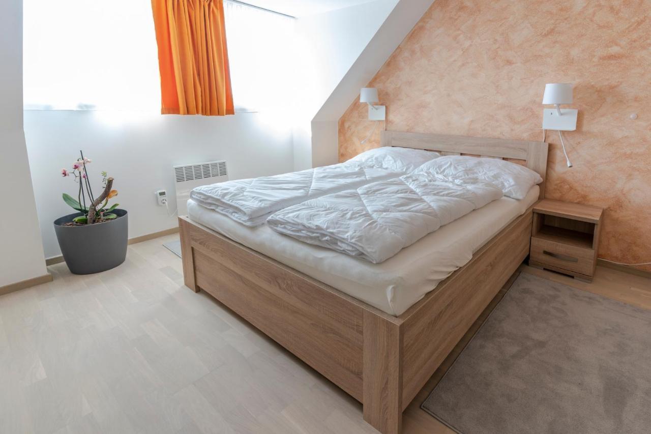 Apartman Horni Misecky - Luxusni Ubytovani Pro Dve Rodiny S Detmi ภายนอก รูปภาพ